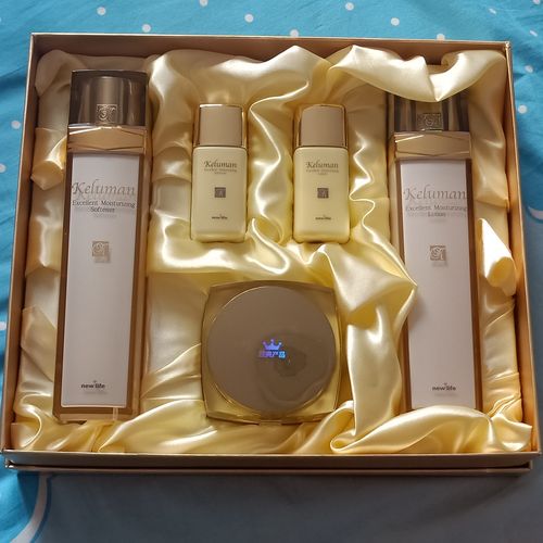 从4543件套装看护肤品消费新趋势 精准护肤与仪式感并存